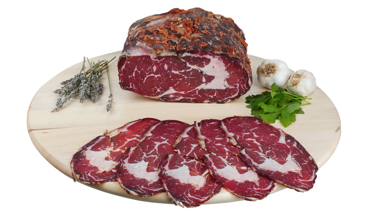 COĞRAFİ İŞARETLİ ÇEMENSİZ TÜTÜNLÜK PASTIRMA (250GR)